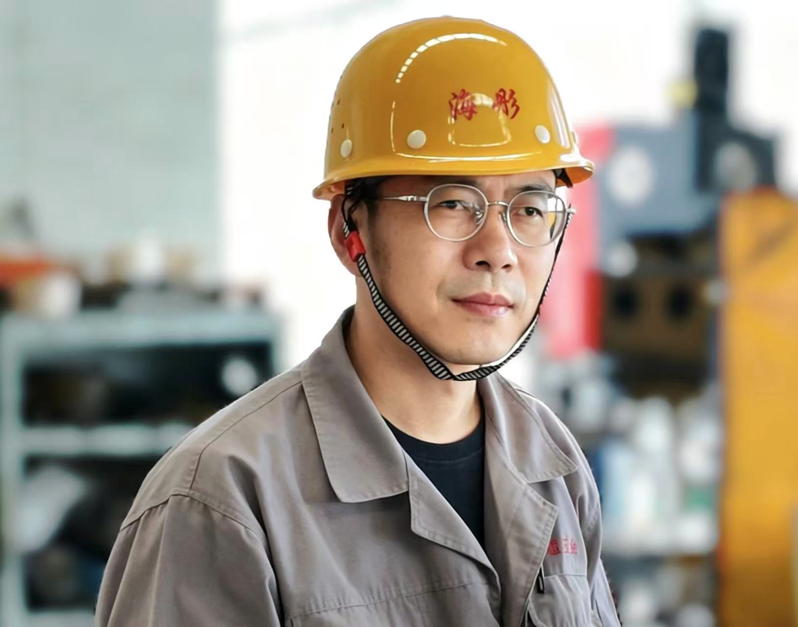 Senior Manufacturing Engineer (Zhong Yi Chen)